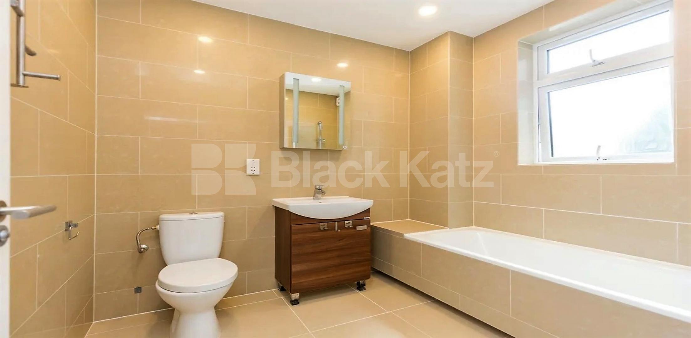 Spacious 2/3 bed located within minutes to tube and shops  Caledonian Road, Caledonian Road